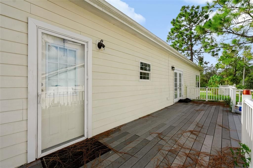 For Sale: $400,000 (4 beds, 2 baths, 2881 Square Feet)