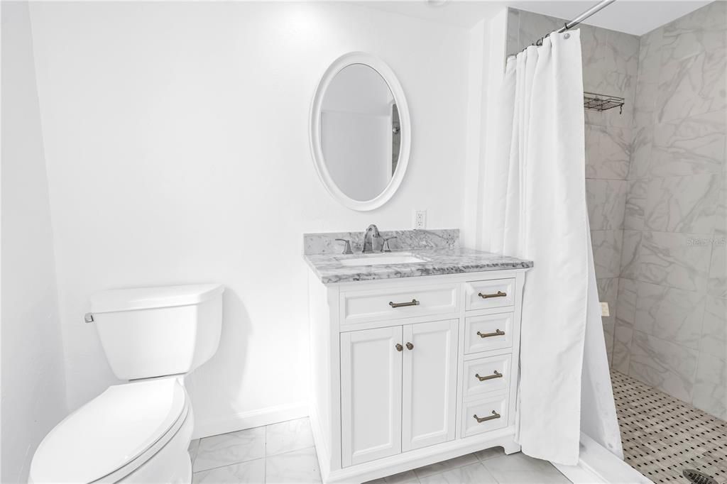 For Sale: $285,000 (2 beds, 2 baths, 1100 Square Feet)