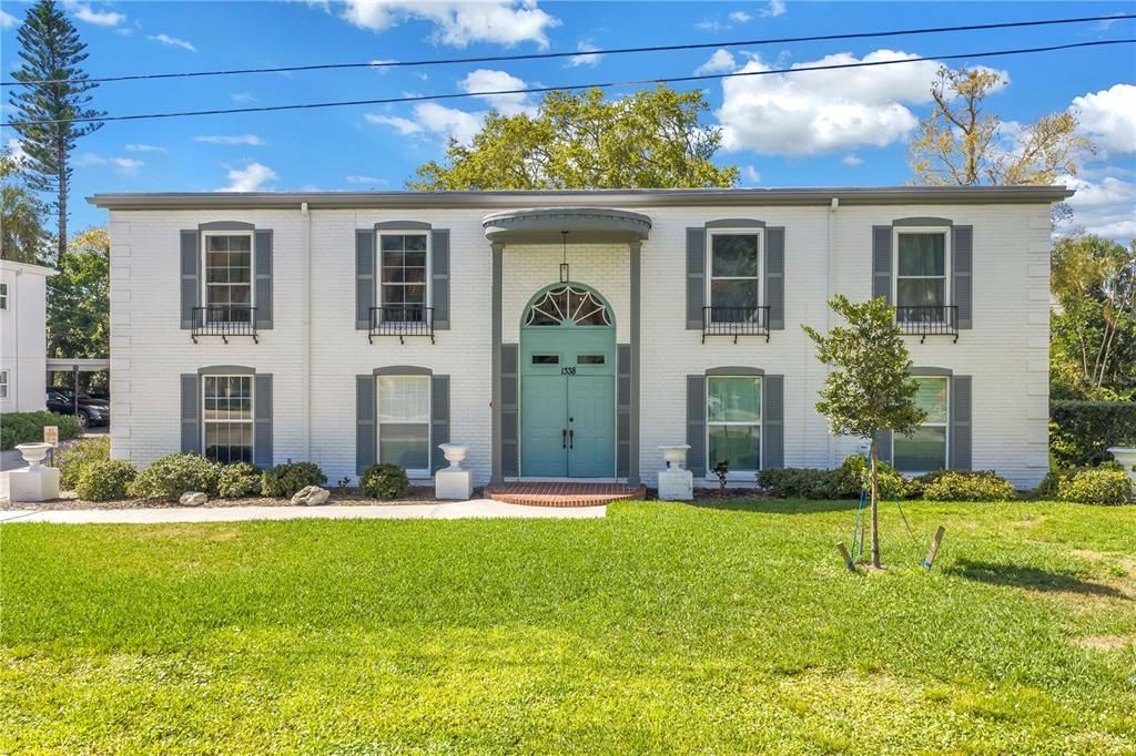 For Sale: $285,000 (2 beds, 2 baths, 1100 Square Feet)