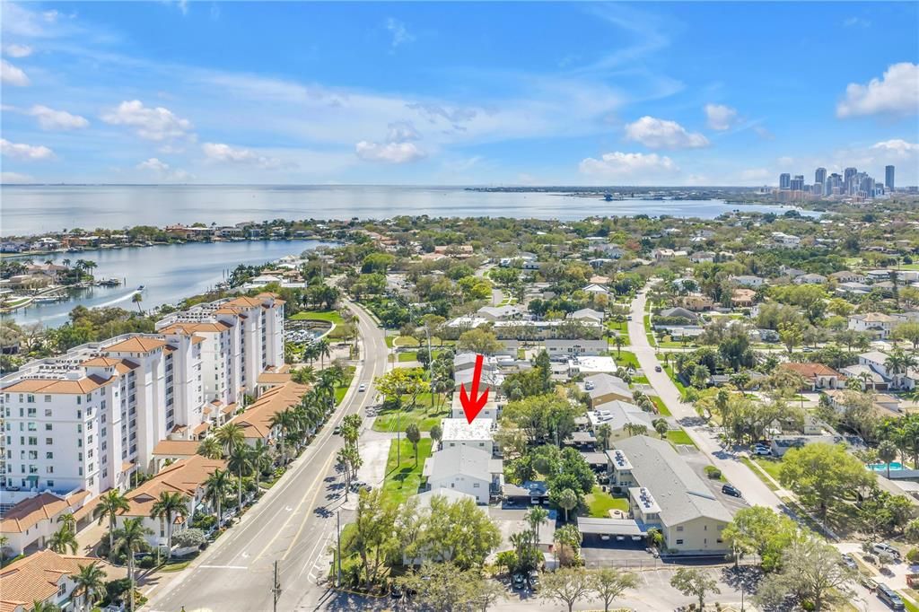 For Sale: $285,000 (2 beds, 2 baths, 1100 Square Feet)