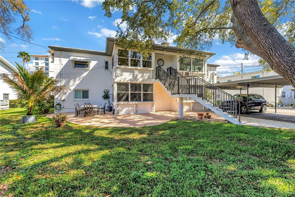 For Sale: $285,000 (2 beds, 2 baths, 1100 Square Feet)