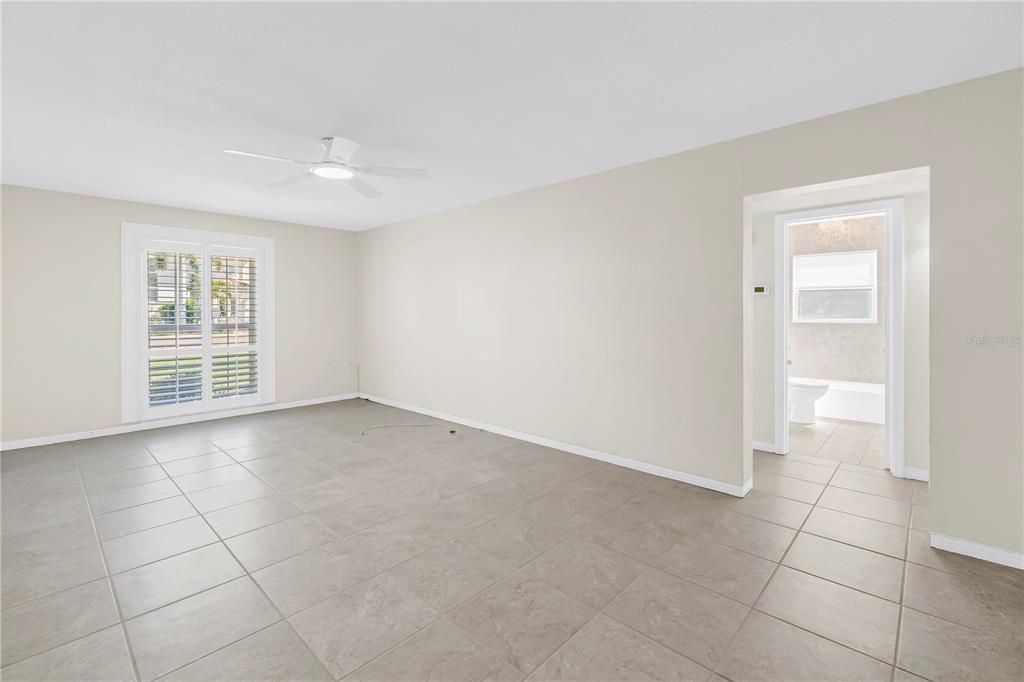For Sale: $285,000 (2 beds, 2 baths, 1100 Square Feet)