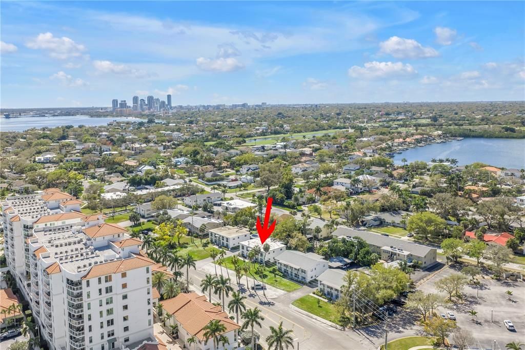 For Sale: $285,000 (2 beds, 2 baths, 1100 Square Feet)
