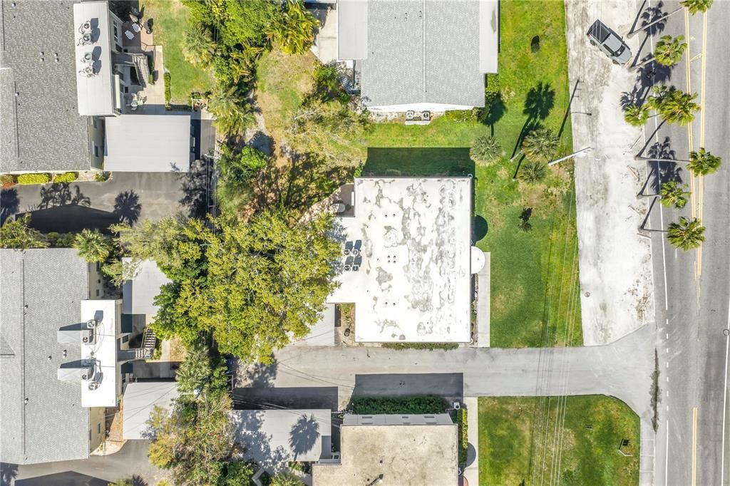 For Sale: $285,000 (2 beds, 2 baths, 1100 Square Feet)