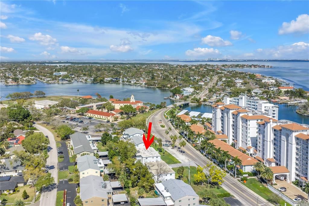 For Sale: $285,000 (2 beds, 2 baths, 1100 Square Feet)