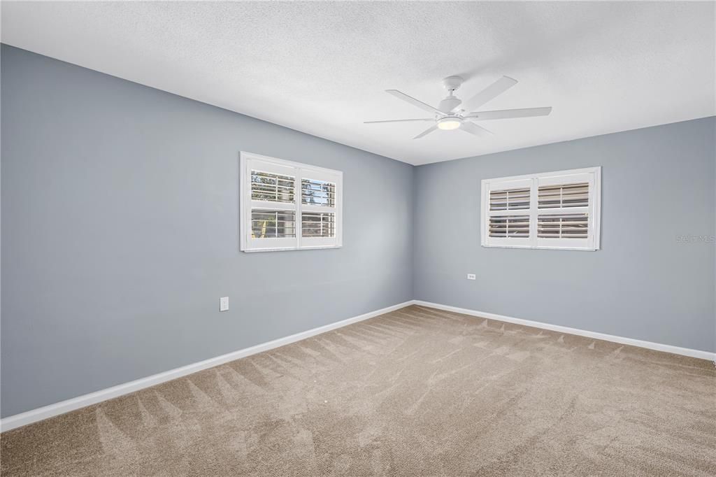 For Sale: $285,000 (2 beds, 2 baths, 1100 Square Feet)