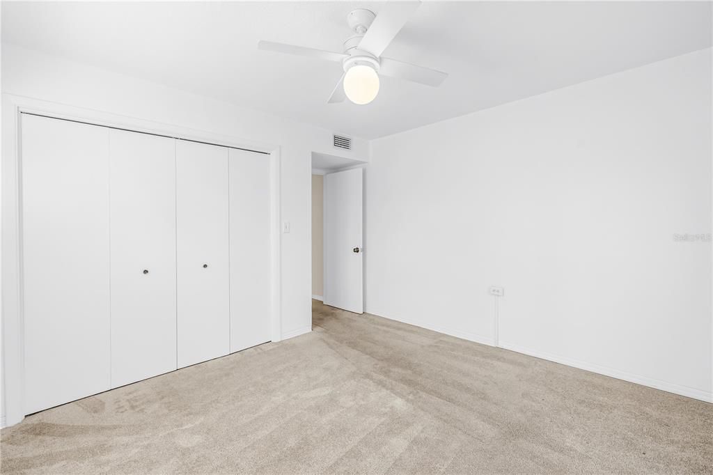 For Sale: $285,000 (2 beds, 2 baths, 1100 Square Feet)