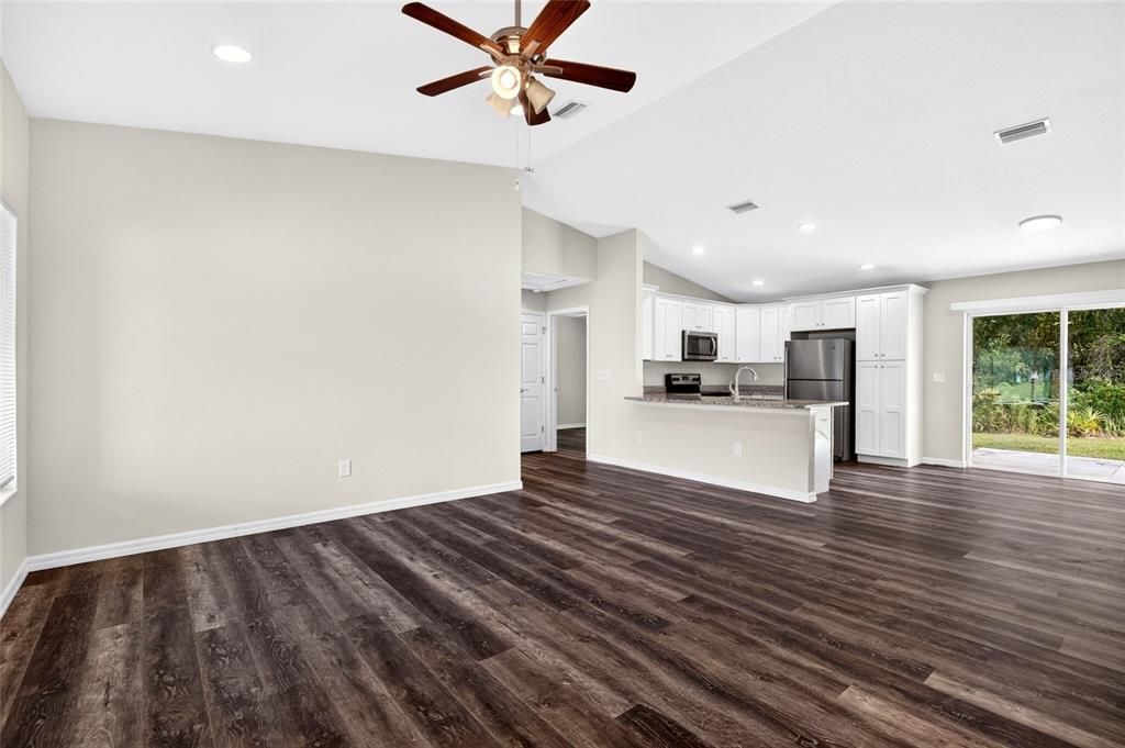 For Sale: $239,900 (3 beds, 2 baths, 1300 Square Feet)