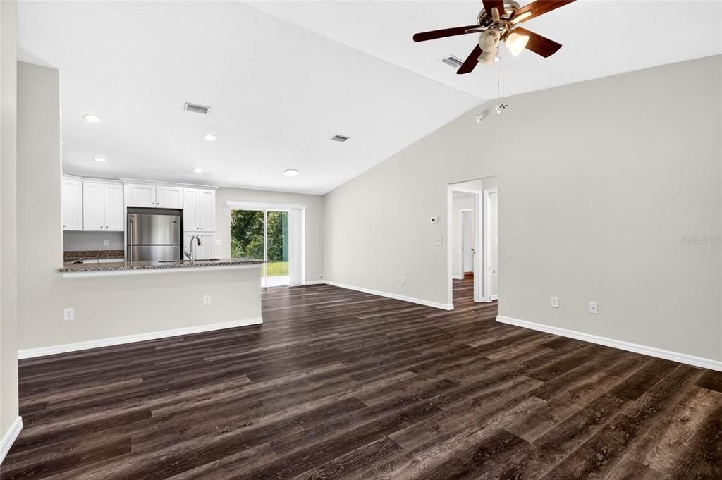 For Sale: $239,900 (3 beds, 2 baths, 1300 Square Feet)