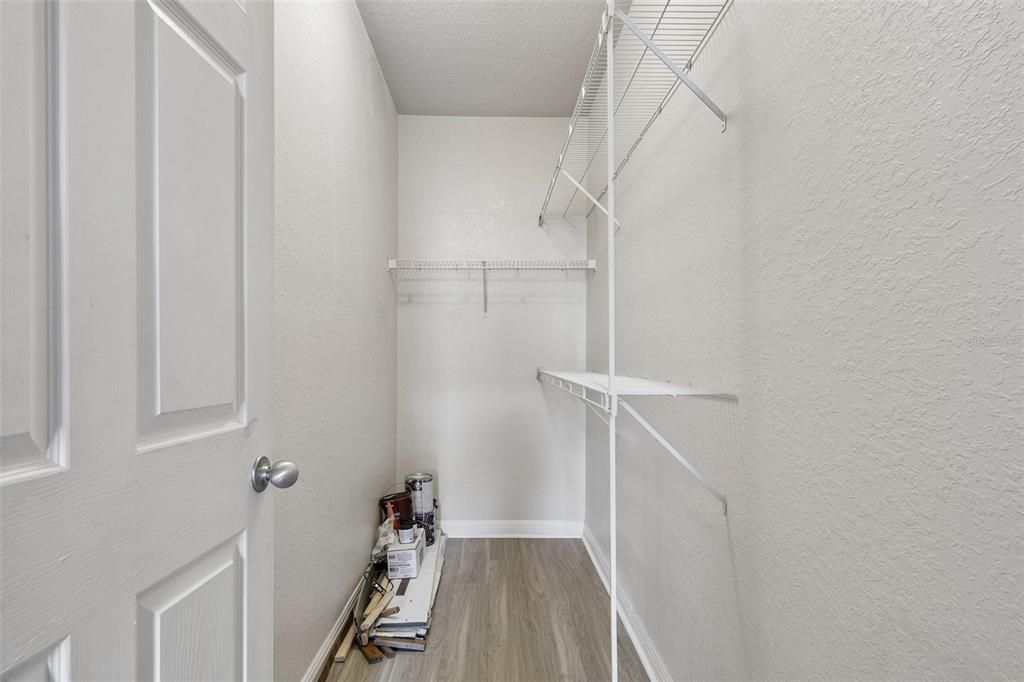 For Sale: $199,900 (2 beds, 2 baths, 1121 Square Feet)