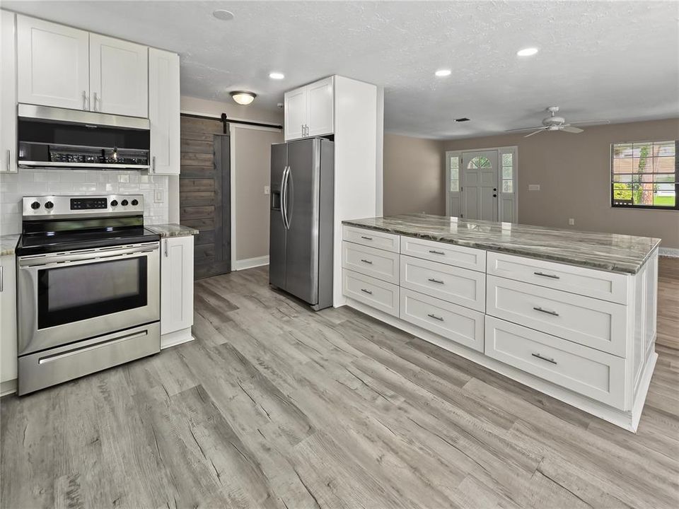 For Sale: $525,000 (3 beds, 2 baths, 1895 Square Feet)