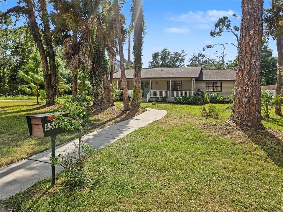 For Sale: $525,000 (3 beds, 2 baths, 1895 Square Feet)