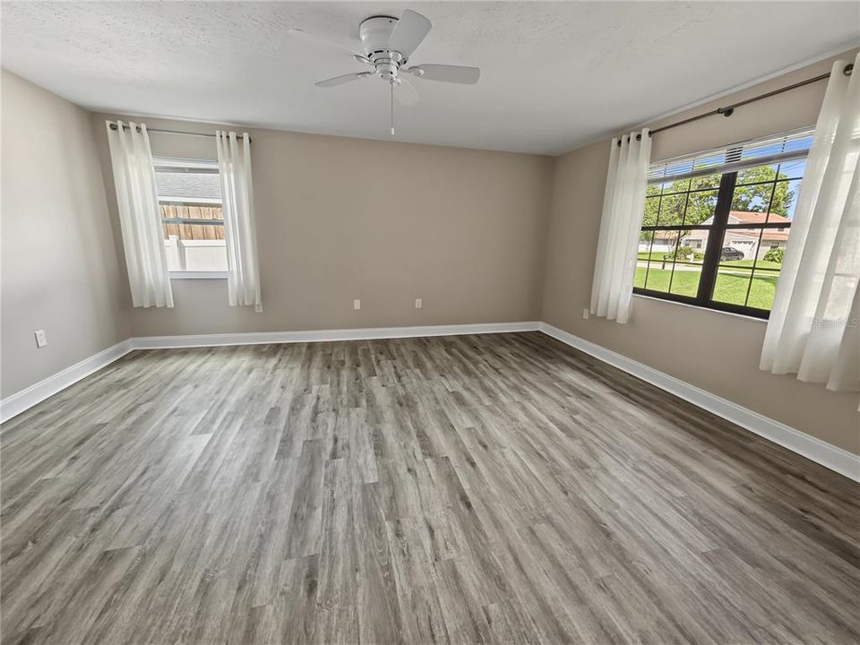 For Sale: $525,000 (3 beds, 2 baths, 1895 Square Feet)