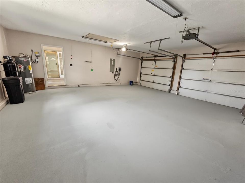 For Sale: $525,000 (3 beds, 2 baths, 1895 Square Feet)