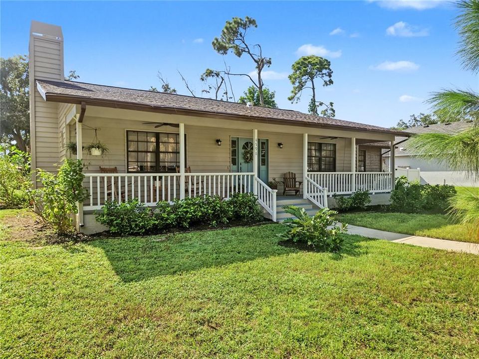For Sale: $525,000 (3 beds, 2 baths, 1895 Square Feet)