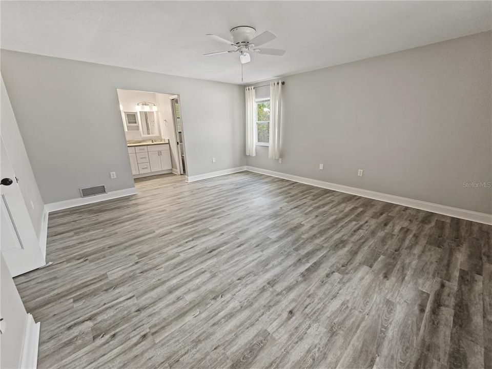 For Sale: $525,000 (3 beds, 2 baths, 1895 Square Feet)