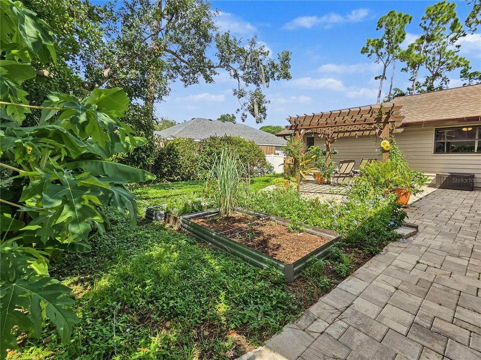 For Sale: $525,000 (3 beds, 2 baths, 1895 Square Feet)