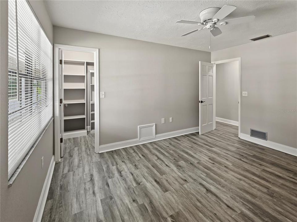 For Sale: $525,000 (3 beds, 2 baths, 1895 Square Feet)