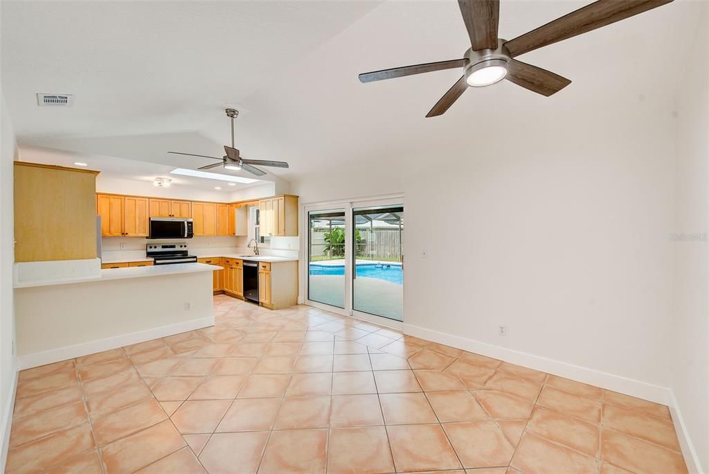 For Rent: $3,500 (4 beds, 2 baths, 1614 Square Feet)