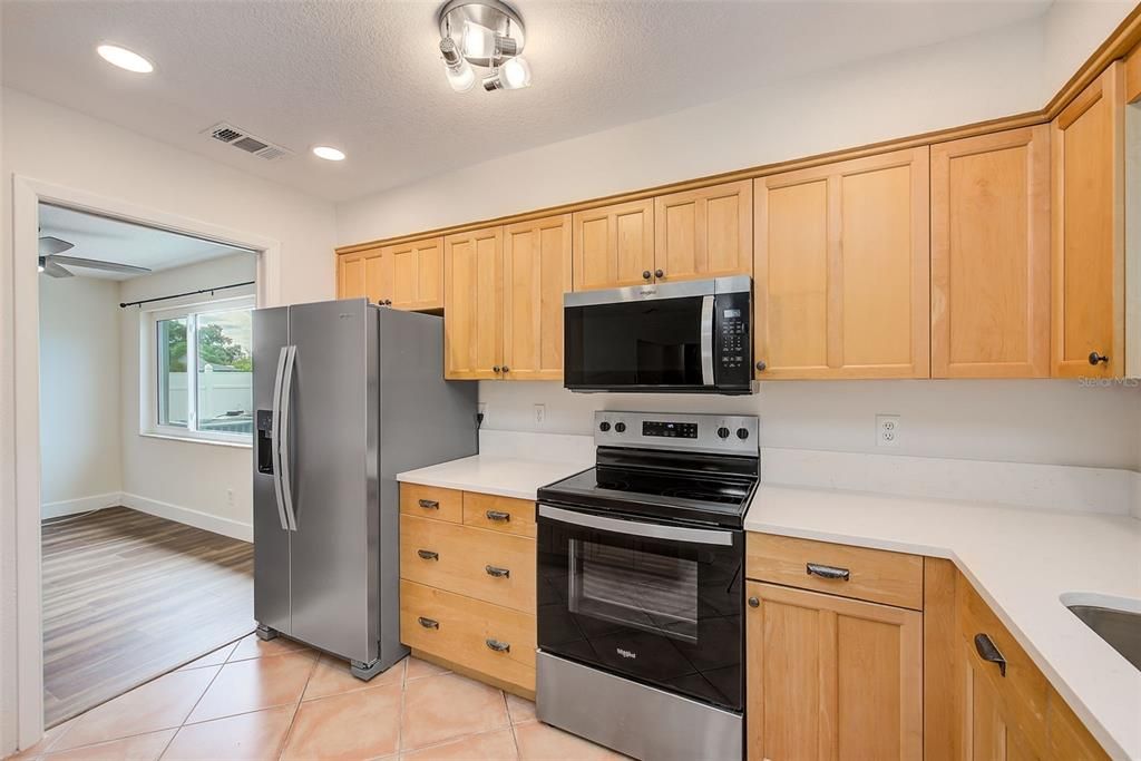 For Rent: $3,500 (4 beds, 2 baths, 1614 Square Feet)