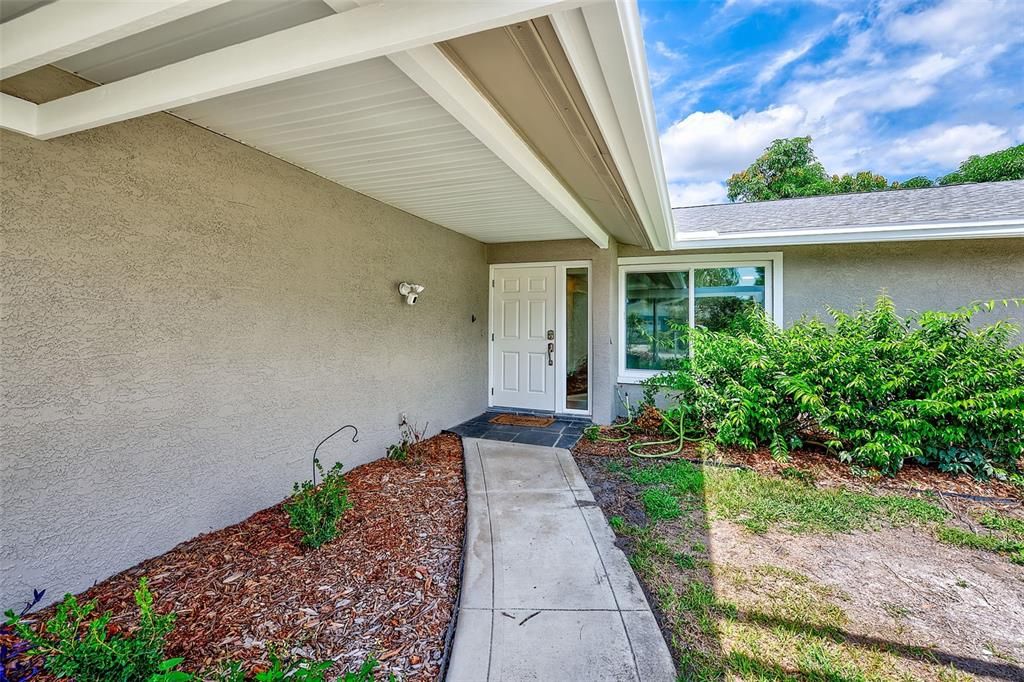 For Rent: $3,500 (4 beds, 2 baths, 1614 Square Feet)