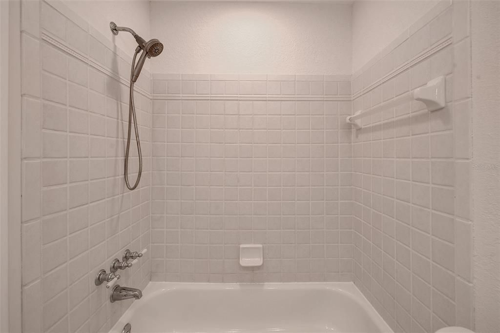 For Rent: $3,500 (4 beds, 2 baths, 1614 Square Feet)