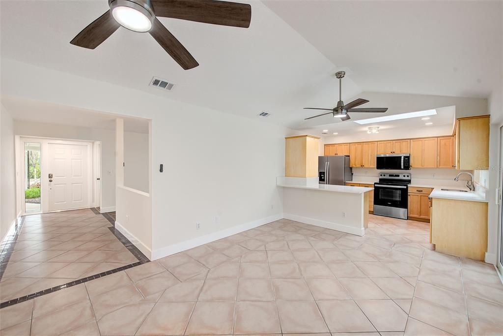 For Rent: $3,500 (4 beds, 2 baths, 1614 Square Feet)