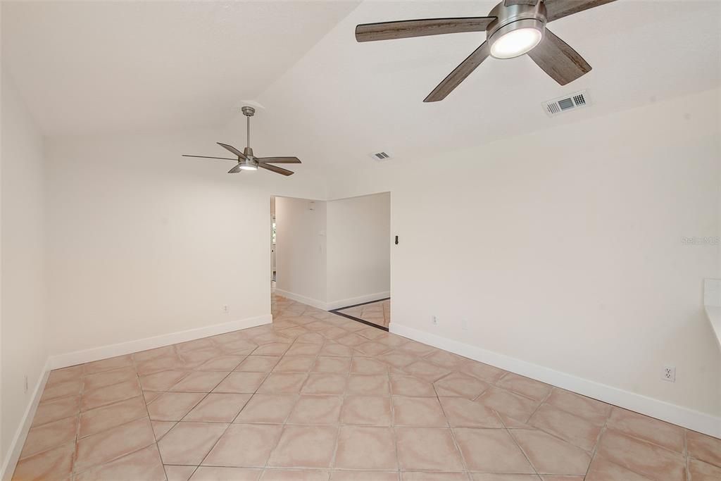 For Rent: $3,500 (4 beds, 2 baths, 1614 Square Feet)