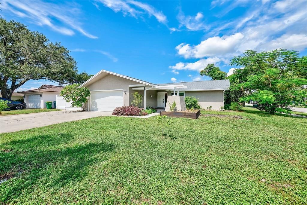 For Rent: $3,500 (4 beds, 2 baths, 1614 Square Feet)