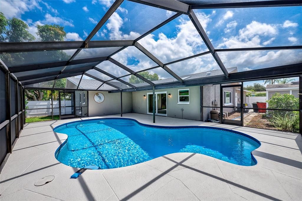 For Rent: $3,500 (4 beds, 2 baths, 1614 Square Feet)