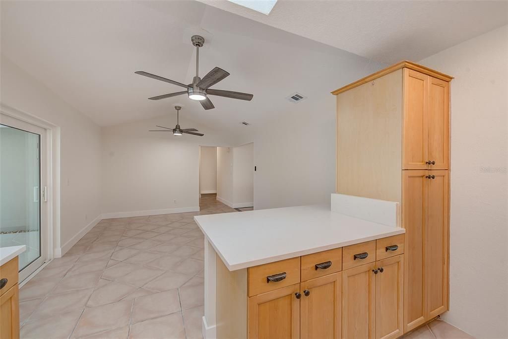 For Rent: $3,500 (4 beds, 2 baths, 1614 Square Feet)