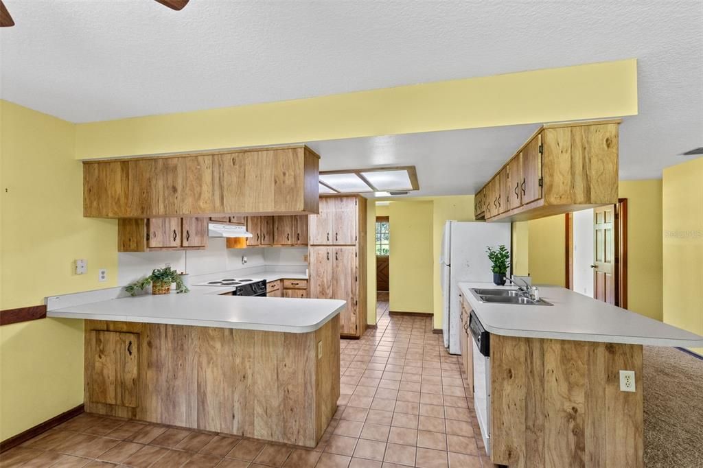 For Sale: $630,000 (3 beds, 2 baths, 1605 Square Feet)