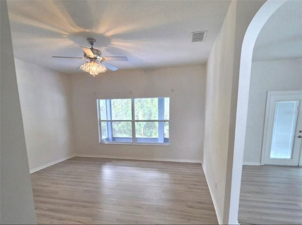 En Venta: $452,000 (4 camas, 3 baños, 2469 Pies cuadrados)
