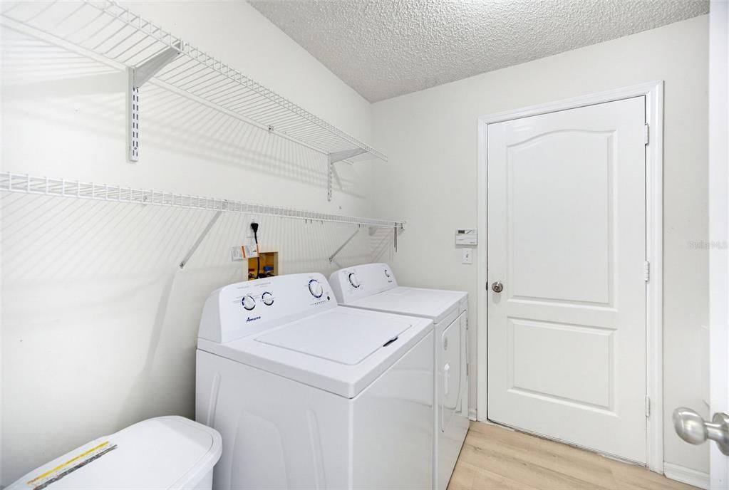 En Venta: $452,000 (4 camas, 3 baños, 2469 Pies cuadrados)