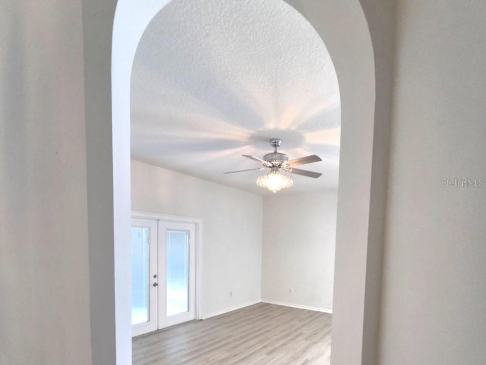 En Venta: $452,000 (4 camas, 3 baños, 2469 Pies cuadrados)
