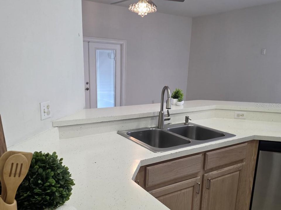 En Venta: $452,000 (4 camas, 3 baños, 2469 Pies cuadrados)
