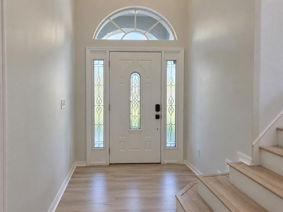 En Venta: $452,000 (4 camas, 3 baños, 2469 Pies cuadrados)