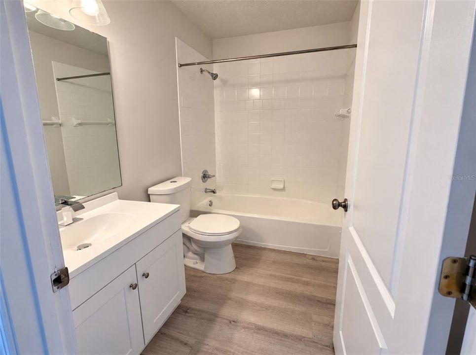 En Venta: $452,000 (4 camas, 3 baños, 2469 Pies cuadrados)