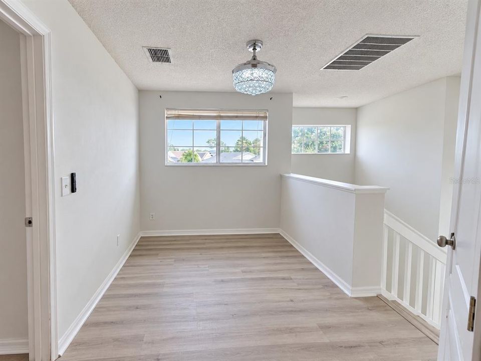 En Venta: $452,000 (4 camas, 3 baños, 2469 Pies cuadrados)