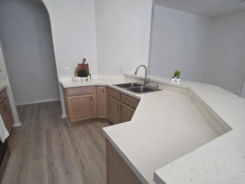 En Venta: $452,000 (4 camas, 3 baños, 2469 Pies cuadrados)