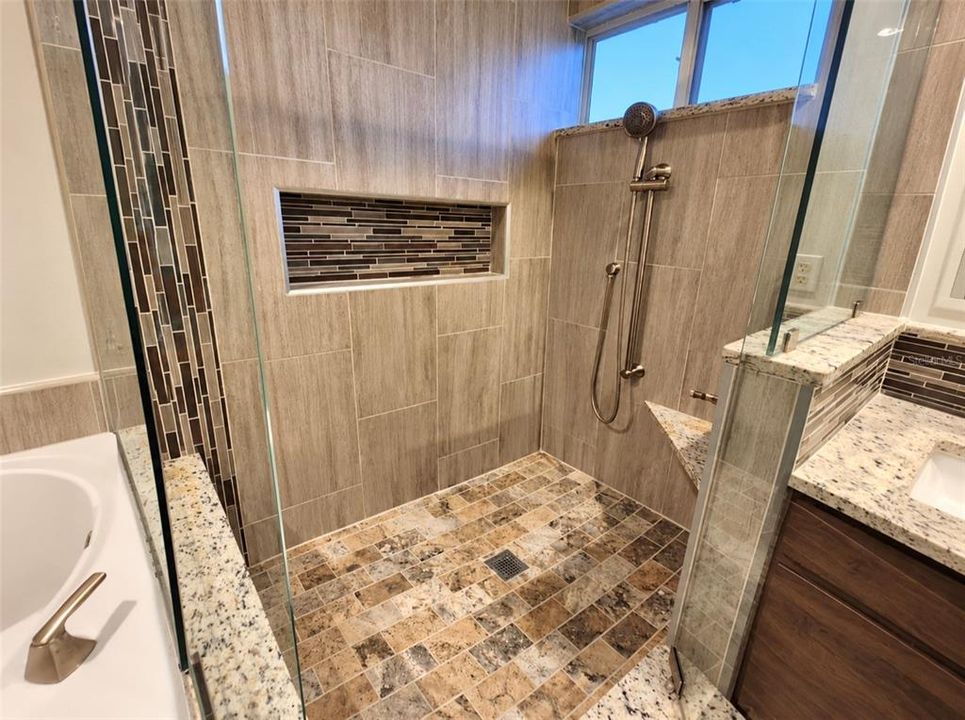 En Venta: $452,000 (4 camas, 3 baños, 2469 Pies cuadrados)
