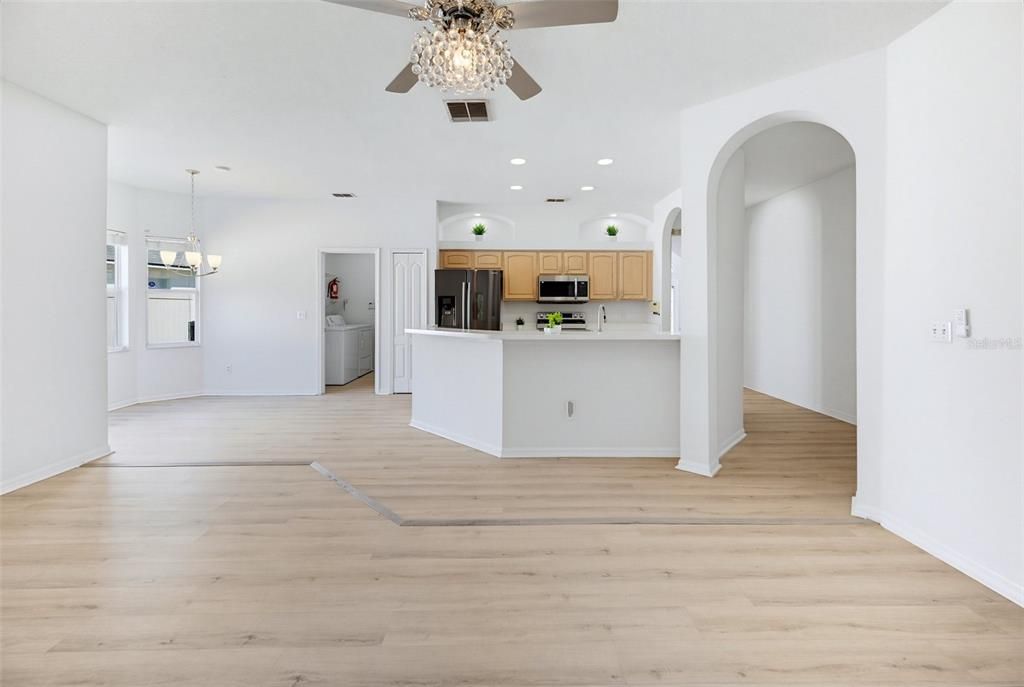 En Venta: $452,000 (4 camas, 3 baños, 2469 Pies cuadrados)