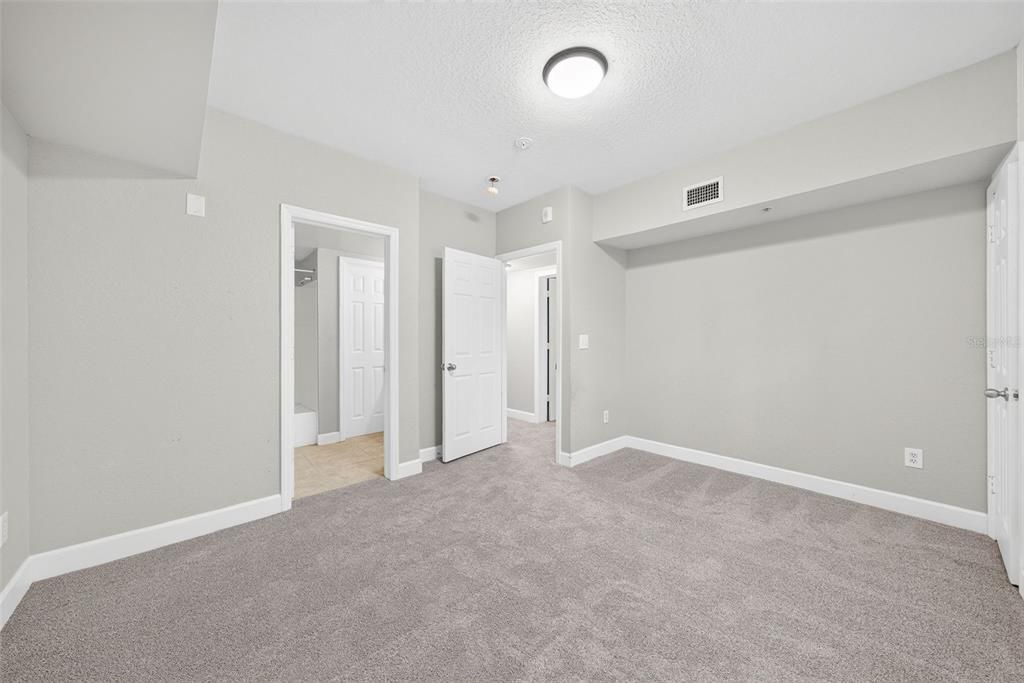 For Sale: $299,900 (2 beds, 2 baths, 1459 Square Feet)
