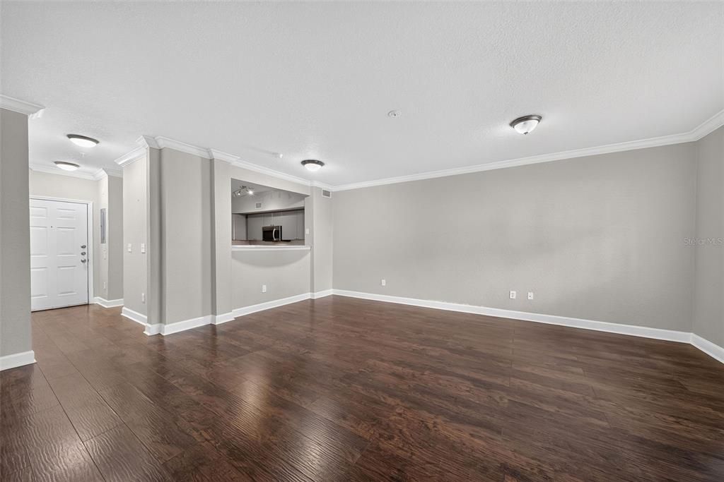 For Sale: $299,900 (2 beds, 2 baths, 1459 Square Feet)