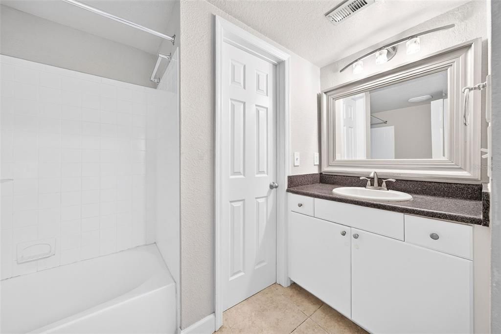 For Sale: $299,900 (2 beds, 2 baths, 1459 Square Feet)