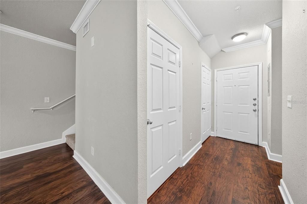 For Sale: $299,900 (2 beds, 2 baths, 1459 Square Feet)