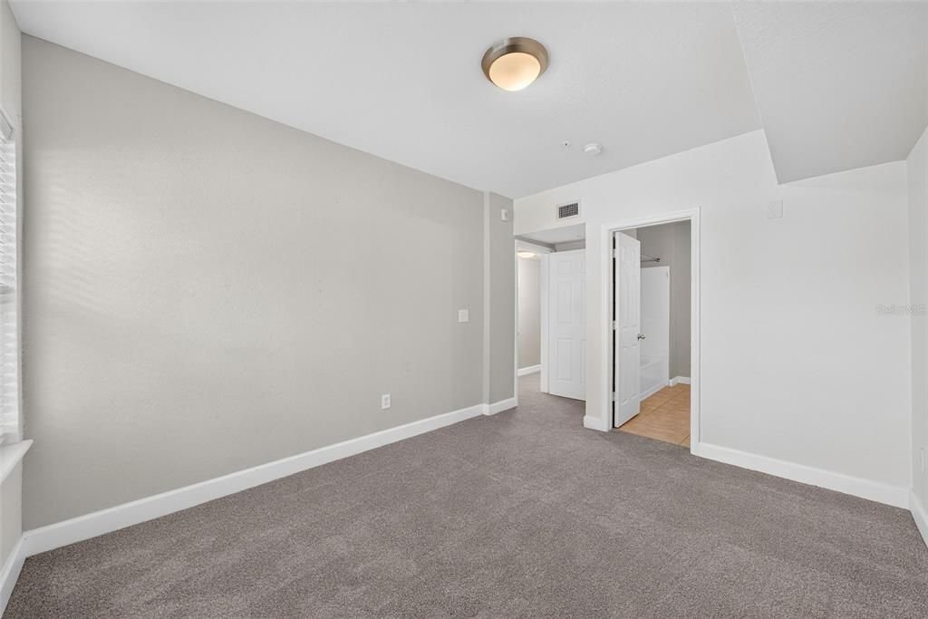 For Sale: $299,900 (2 beds, 2 baths, 1459 Square Feet)