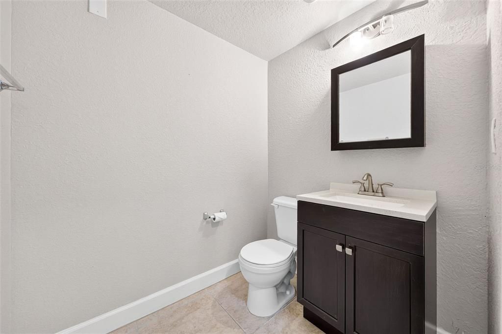 For Sale: $299,900 (2 beds, 2 baths, 1459 Square Feet)