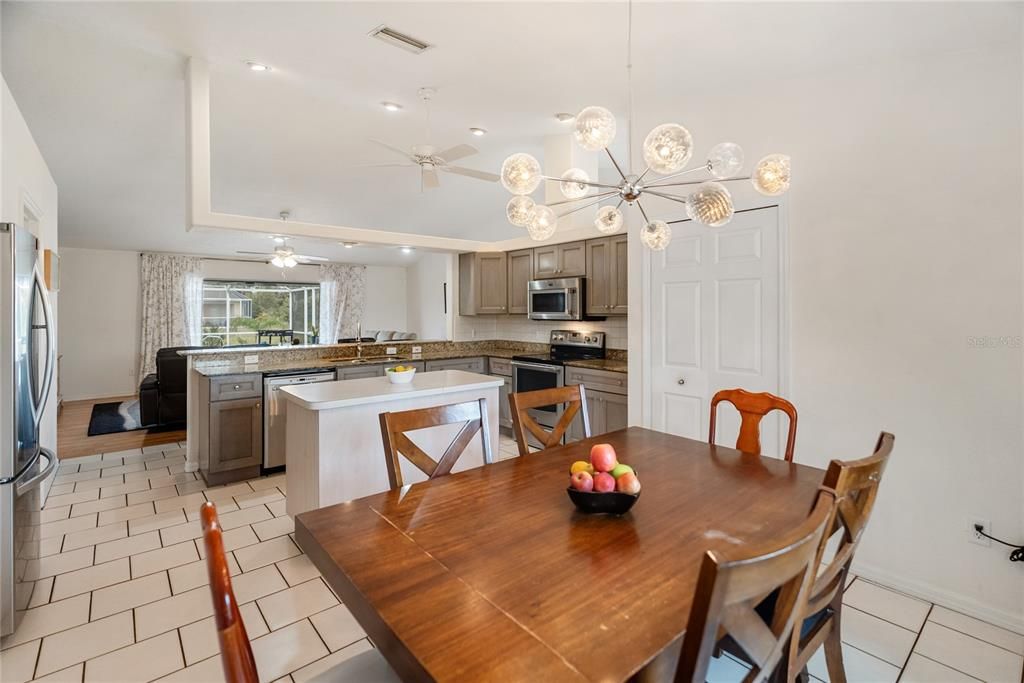For Sale: $344,000 (3 beds, 2 baths, 1599 Square Feet)