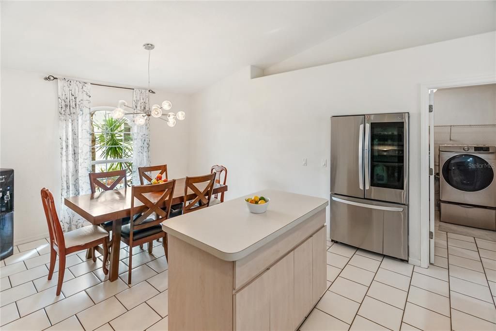 For Sale: $344,000 (3 beds, 2 baths, 1599 Square Feet)